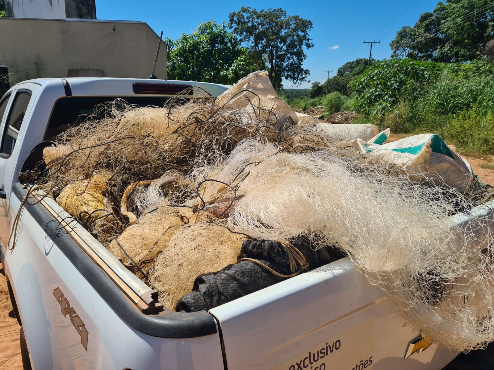 Destruição de materiais usados em pesca predatória |Crédito - Sema/MT imagem sem descrição.