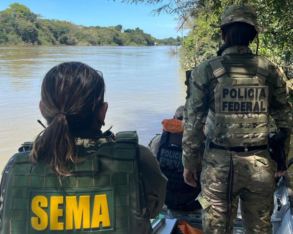 Operação Flumen de combate à extração ilegal de ouro, no município de Peixoto de Azevedo. Crédito - SEMA-MT e PF